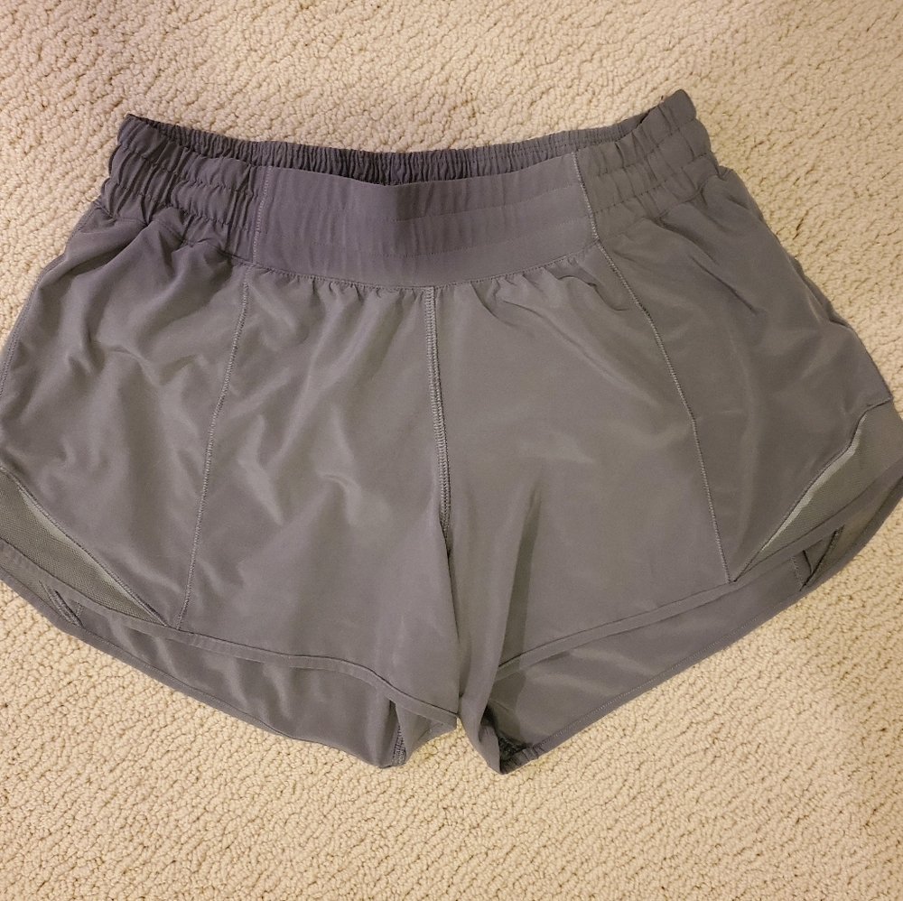 Lululemon Hotty Hot Low Rise Short 4"